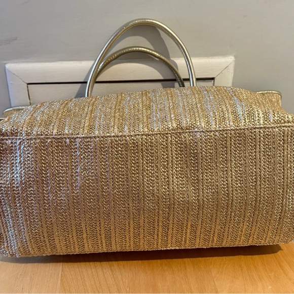 LILLY PULITZER BRISTOLE STRAW TOTE BAG GOLD METALLIC - Picture 3 of 6